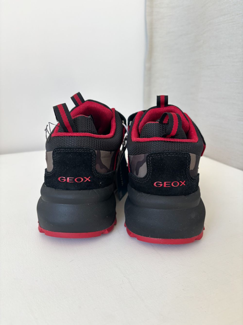 Новые комбинированные кроссовки Geox Respira, 34,5