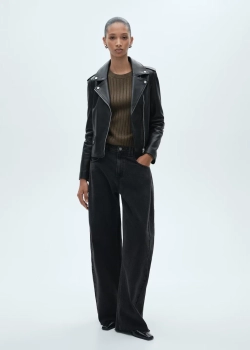 Кожаная байкерская куртка