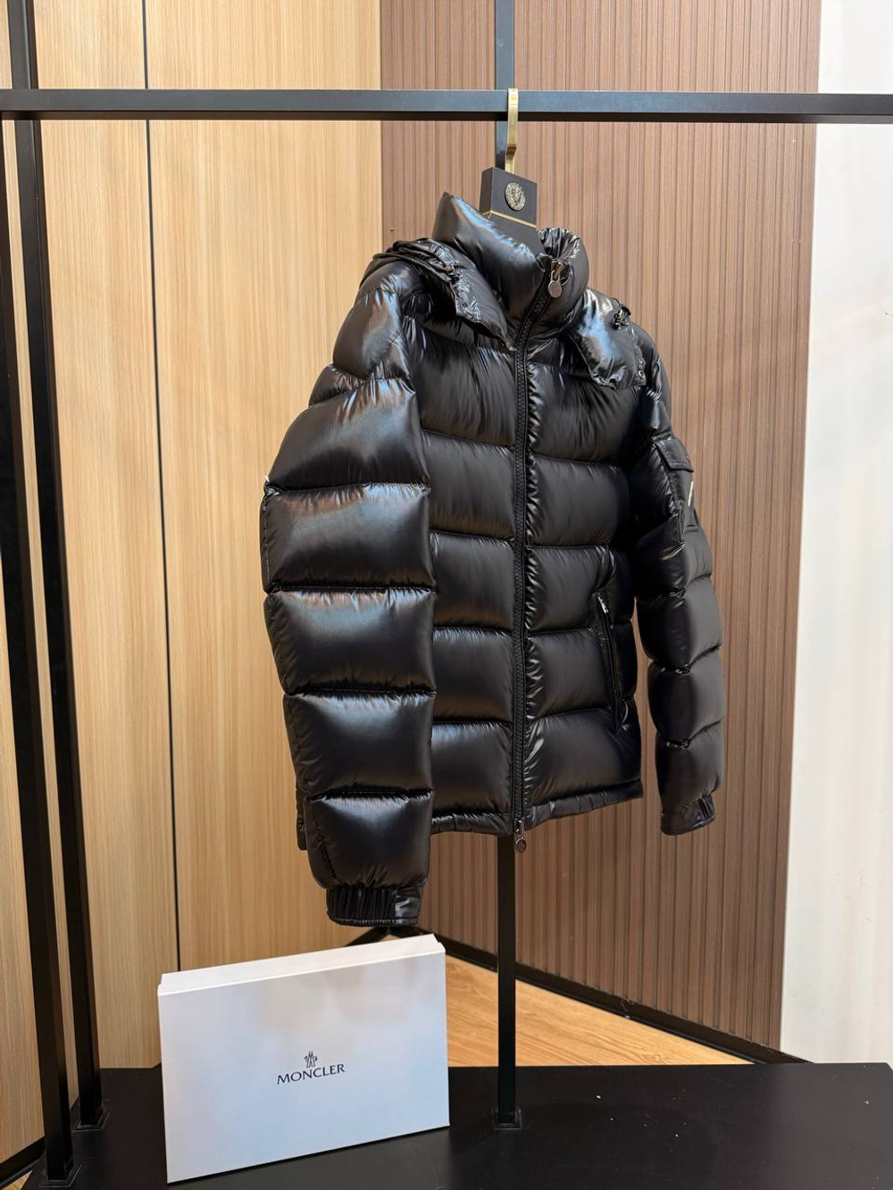 Пуховик Moncler
