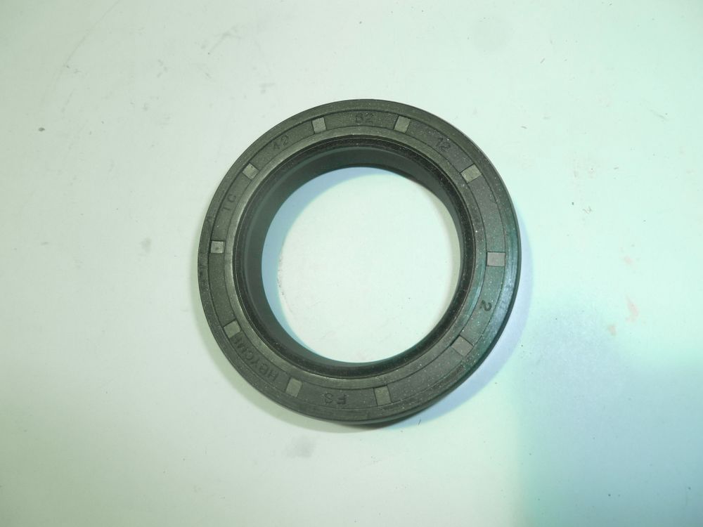 Сальник (42х62х12 ) HCD 70A,80C,90B/Oil seal