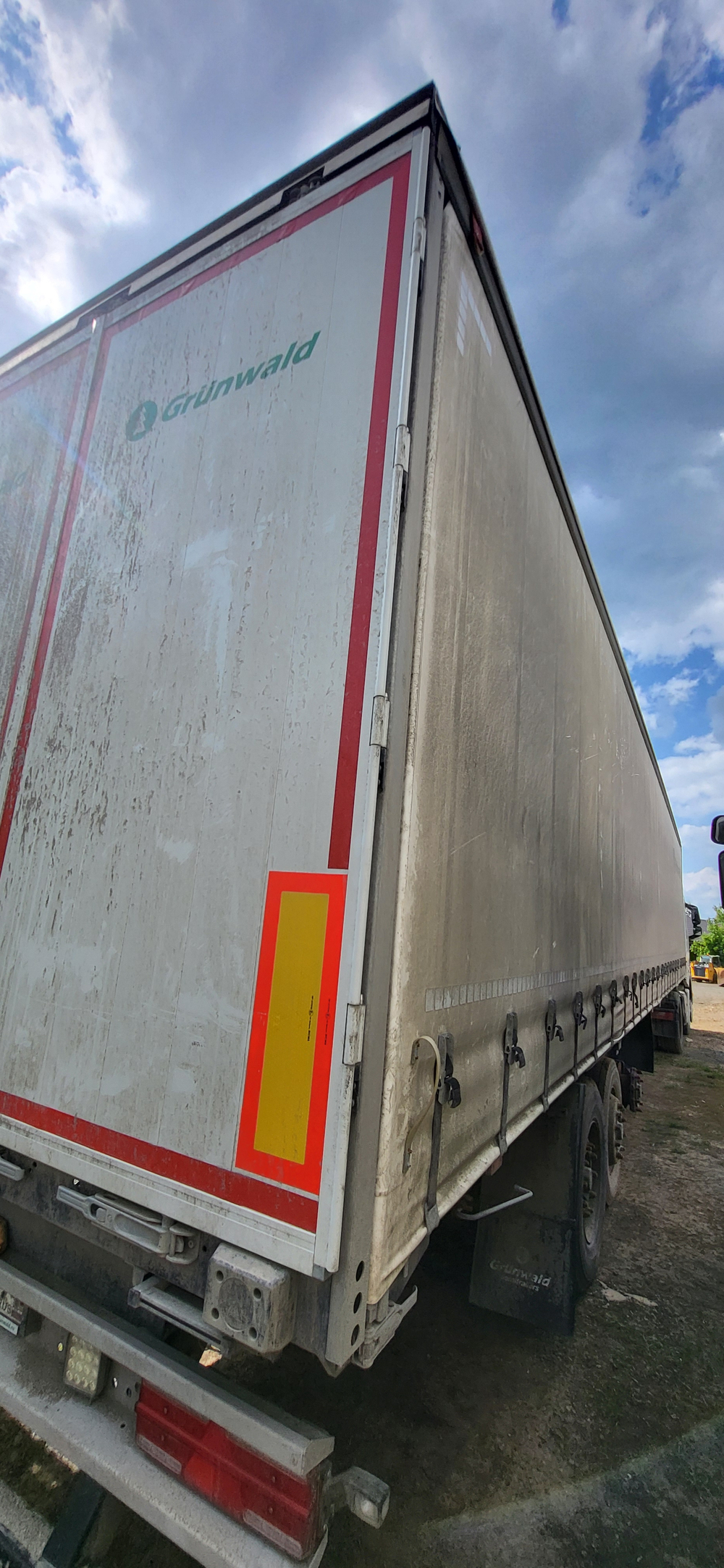 Grunwald 9453 Полуприцеп бортовой (евроборт) 9453-0000010-10 (Шторный)