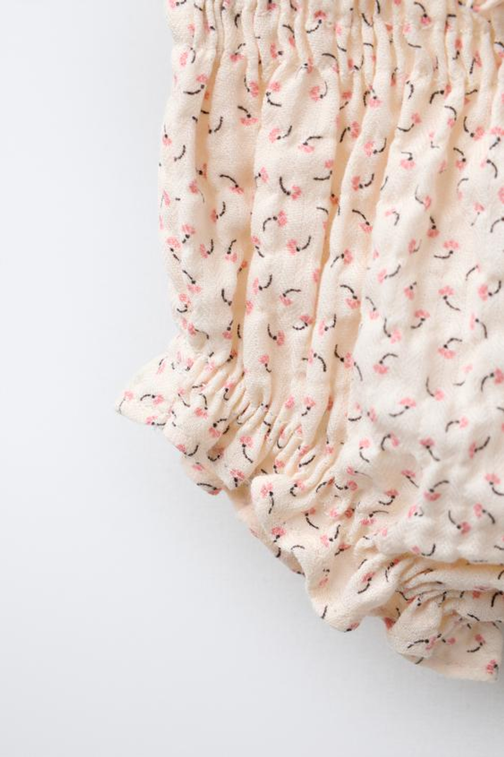 ZARA ТРУСЫ С ЦВЕТОЧНОЙ ТЕКСТУРОЙ, ЭКРЮ