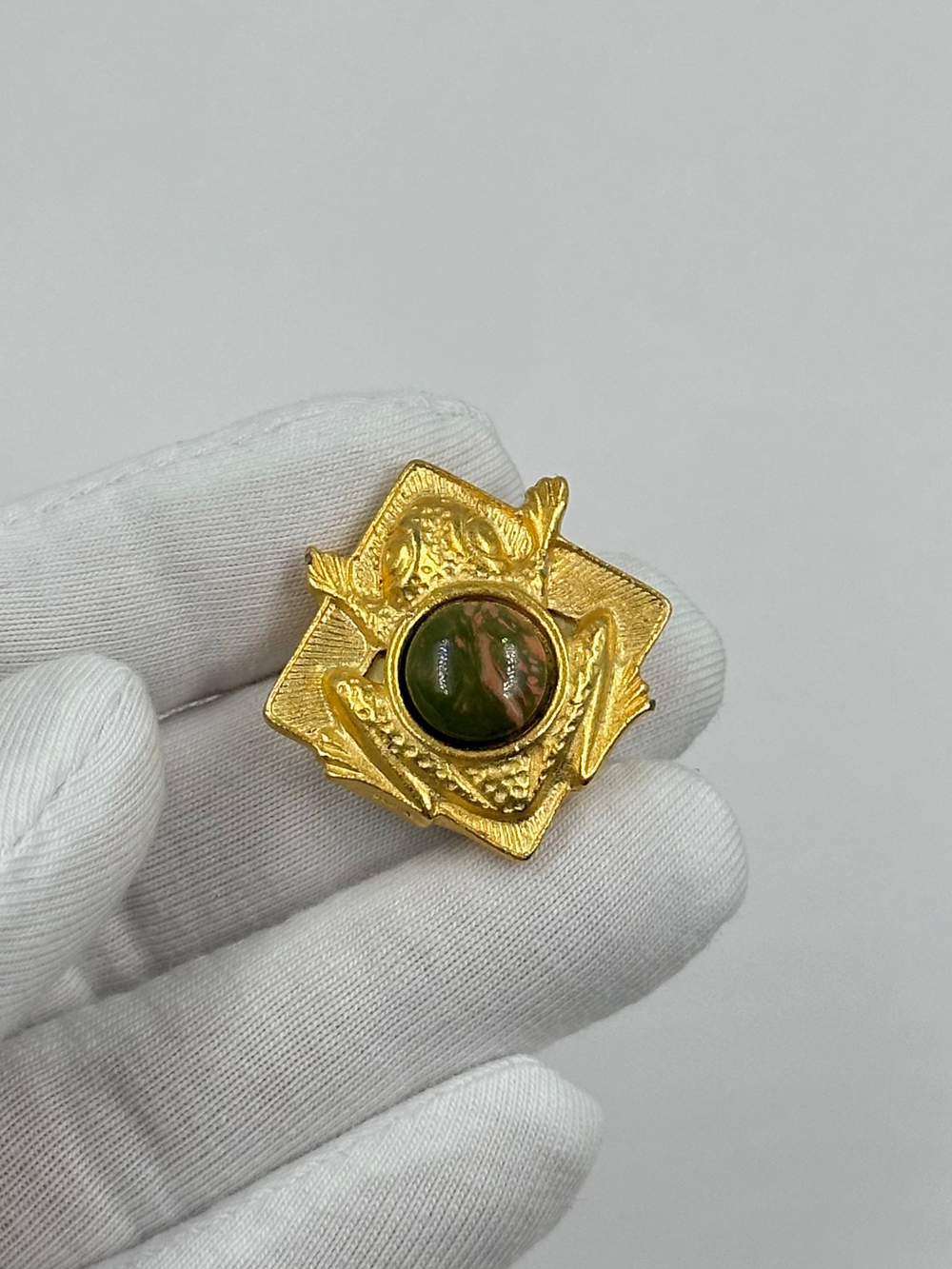 Накладка на пуговицу Лягушка