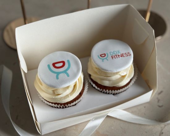 Капкейки с логотипом, печать на мастике, упаковка на 2 шт