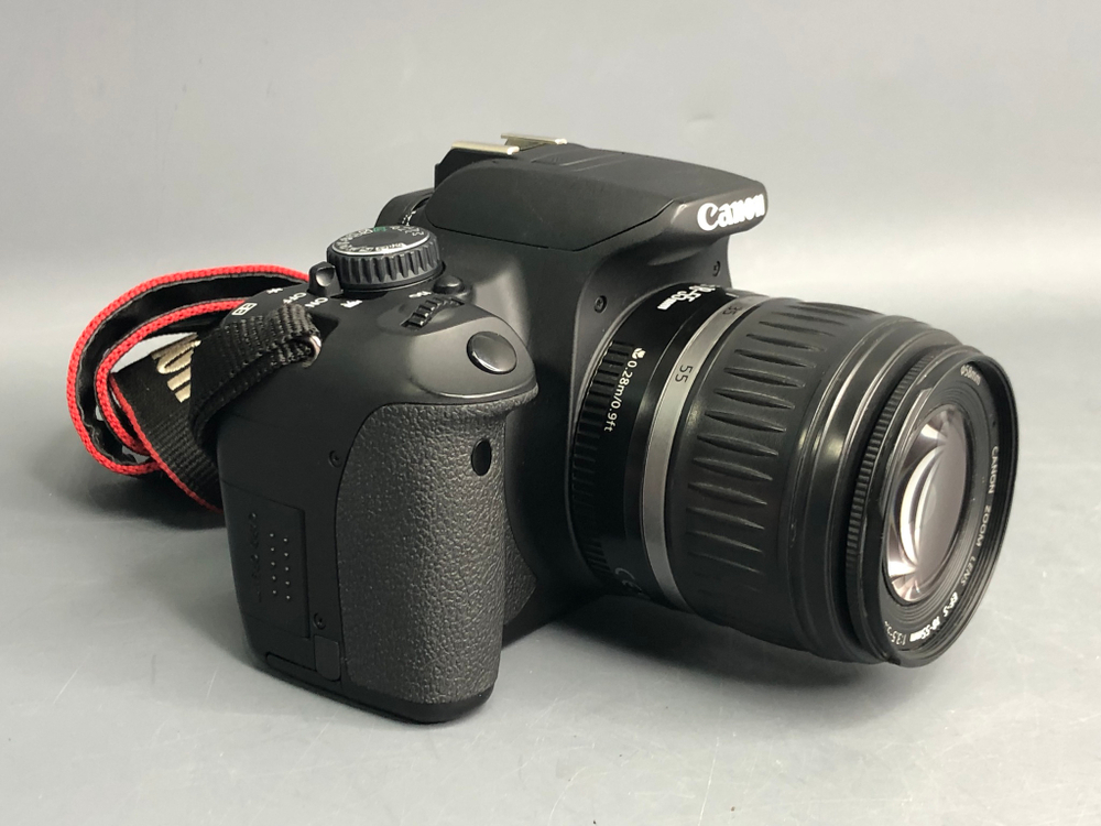 Canon 650D kit 18-55mm II 10.300 кадров