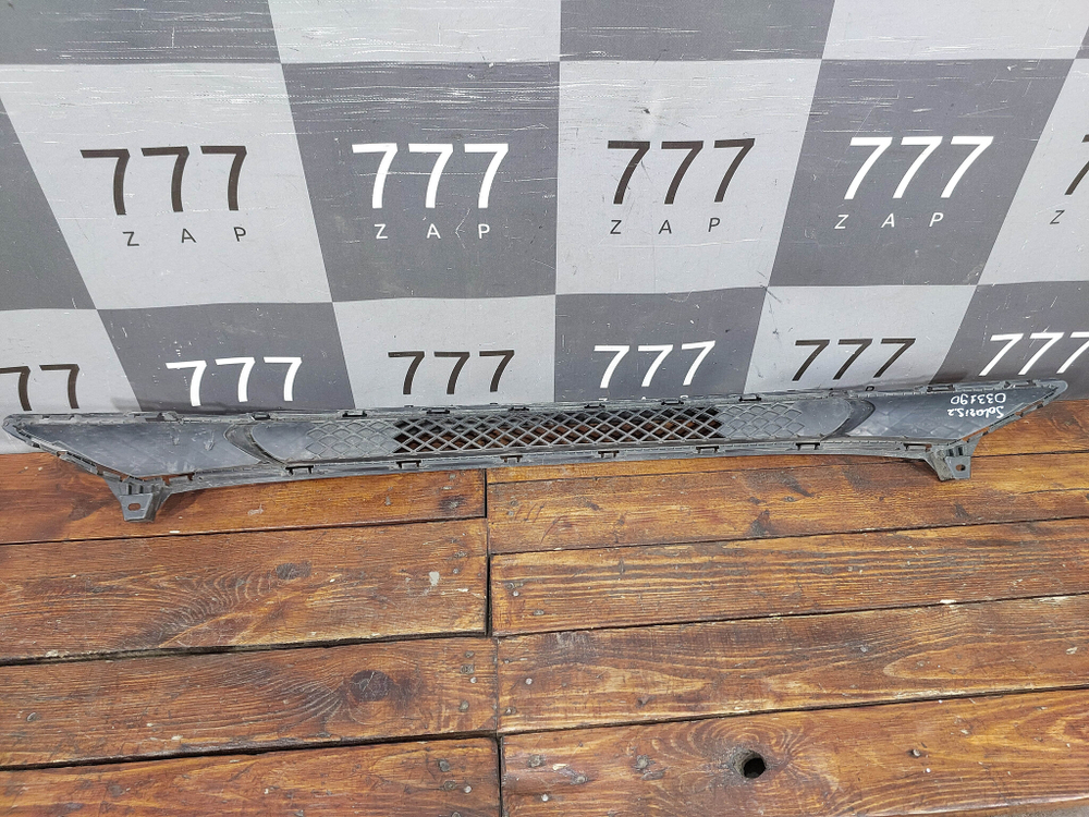 Решетка переднего бампера Hyundai Solaris 2 (HCR) 20-нв Б/У Оригинал 86561H5500