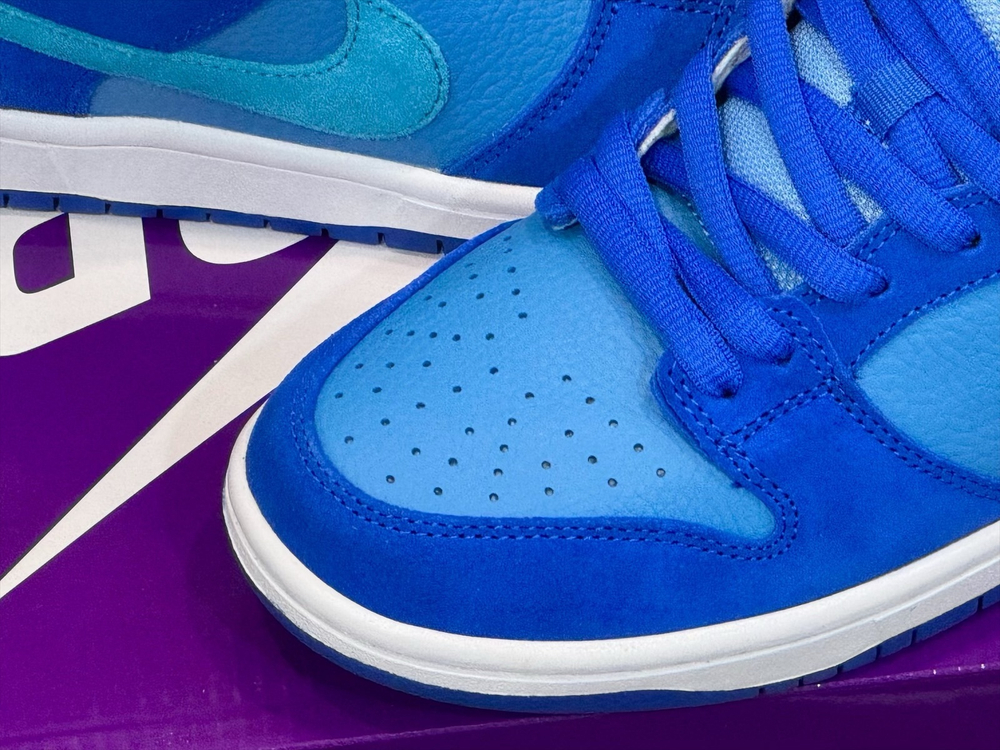 Nike SB Dunk Low Blue Raspberry