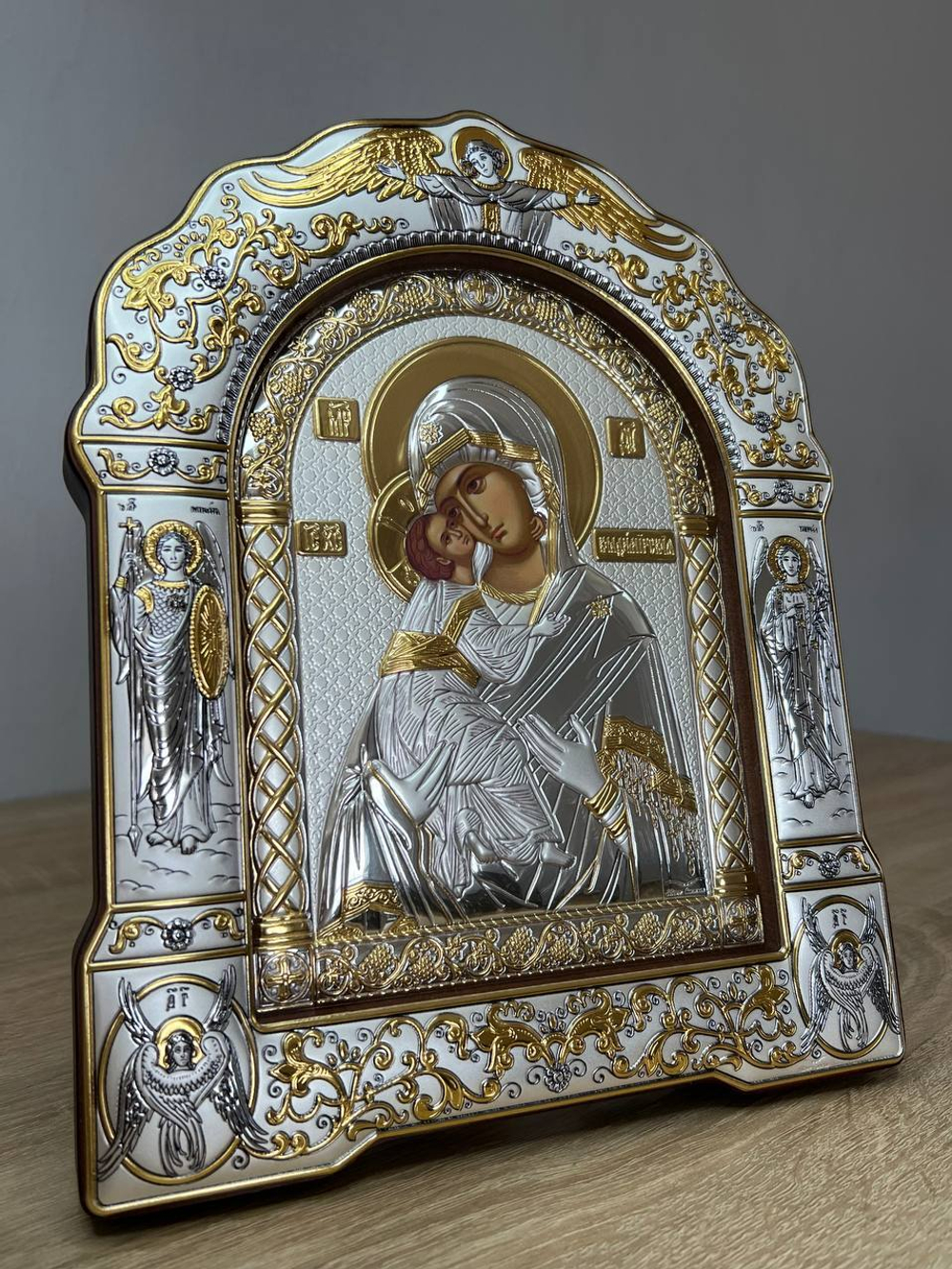 Владимирская БМ, икона арочная с рамкой под стеклом, красное дерево 206х270