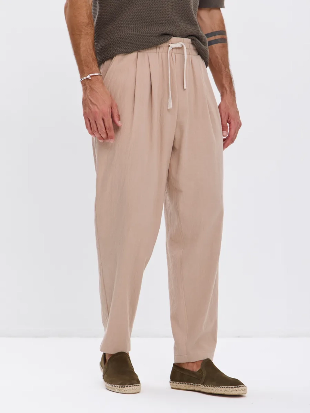 Штаны хлопковые с защипами