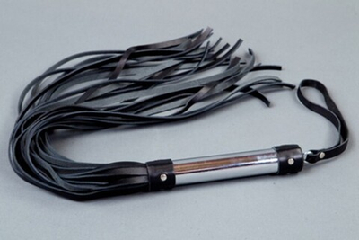 Плеть с металлической ручкой (Цвет: черный с серебряным)