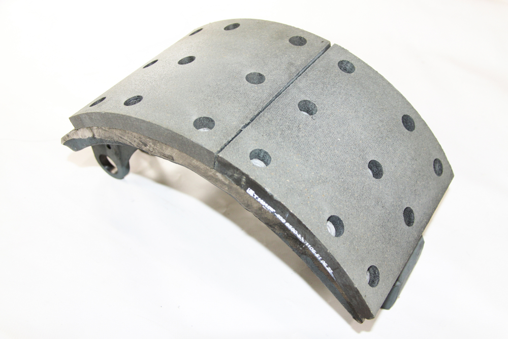 Колодка барабанного тормоза а/м КАМАЗ-ЕВРО 6440, 6520, 6522 ЛИТАЯ (накладка: короткая+короткая, улучшенная накладка КОНВЕЙЕР) (1шт.) ААЦ/ЗМД (г. Набережные Челны)