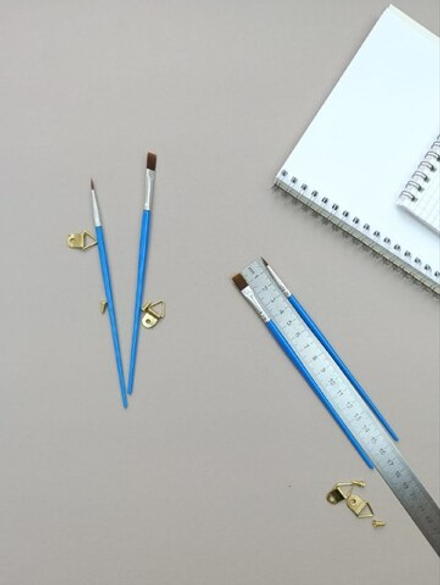 К048 Набор кистей с подвесами (2 шт. (1Н и 6Н и 2 подвеса)