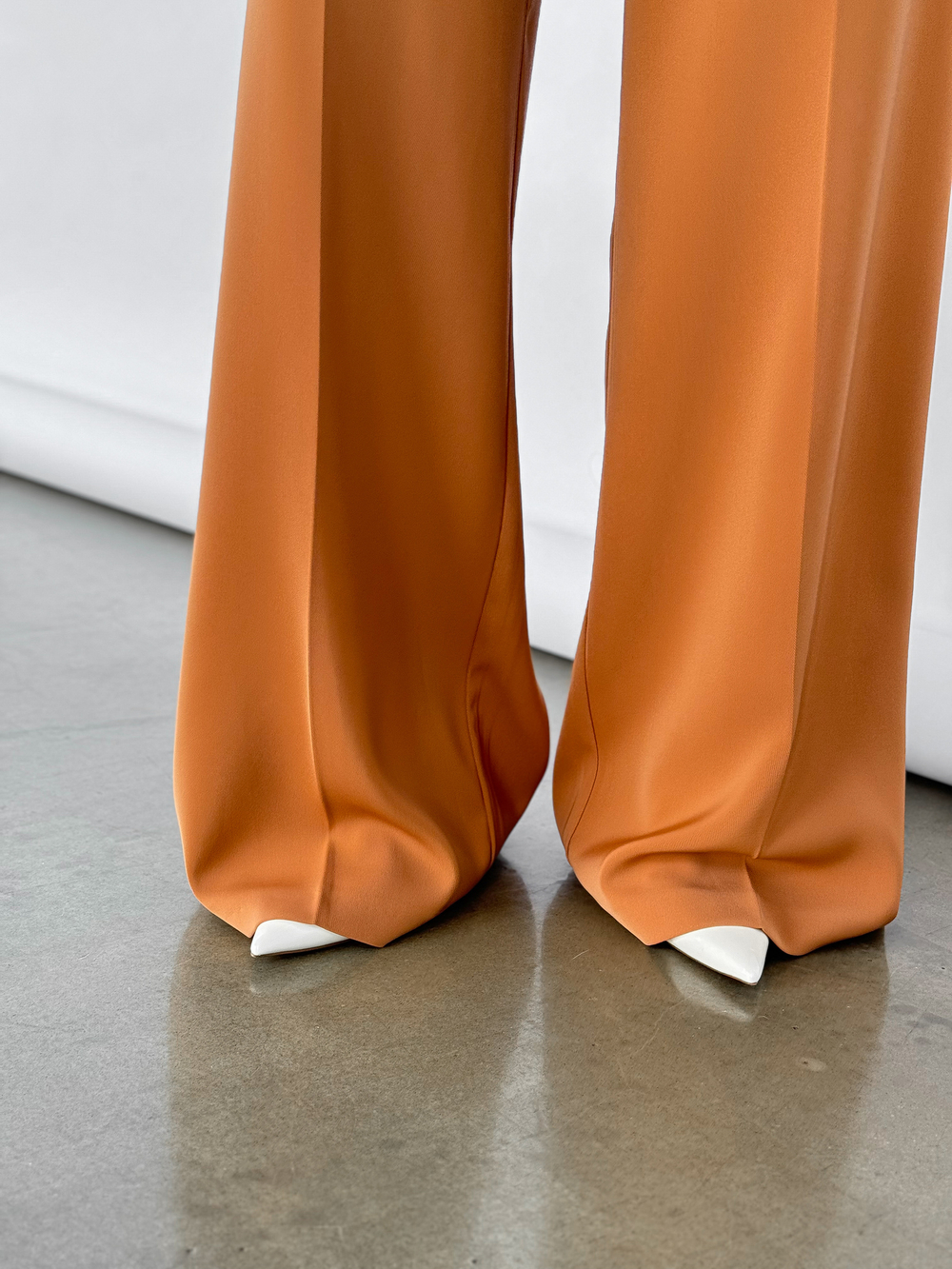 Брюки палаццо с защипами