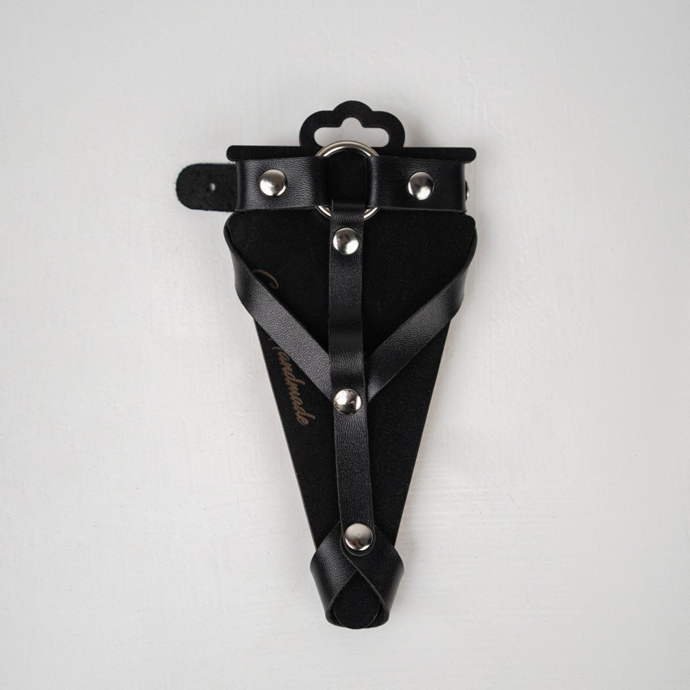 Черный кожаный браслет с кольцом