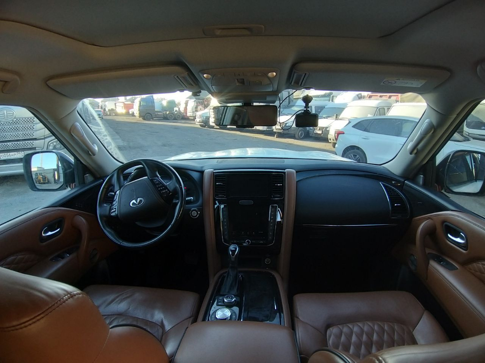 Infiniti QX80 LUXE SENSORY ProACTIVE 8 Seater ( 405 hp)