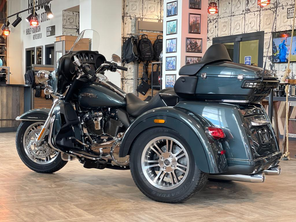 Tri Glide Ultra (FLHTCUTG), Harley-Davidson  2020 "Spruce"