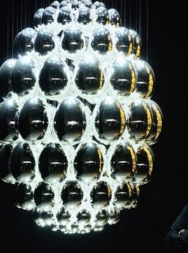 Uovo D’oro by Rony Plesl for Lasvit