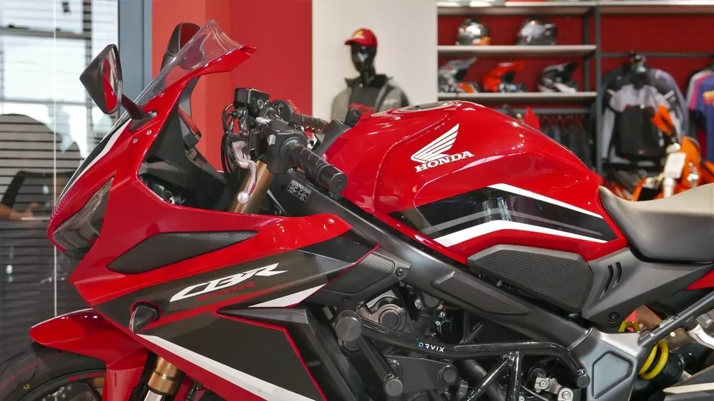 Honda CBR 650R red
