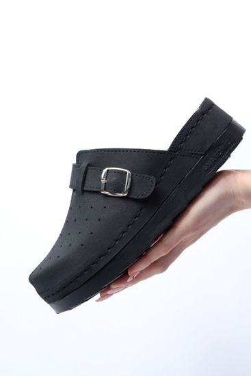 701 | "Aleksandra" | Черные женские медицинские сабо с закрытым носом