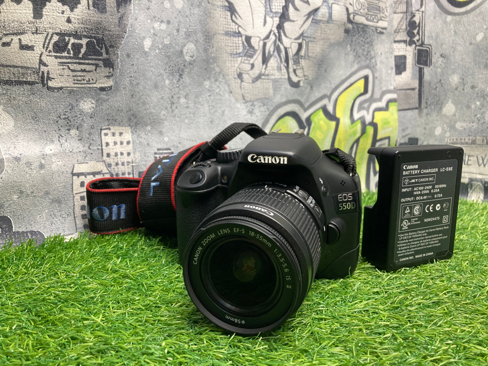 Canon 550D kit 18-55mm 3.5-5.6 IS II 19.200 кадров
