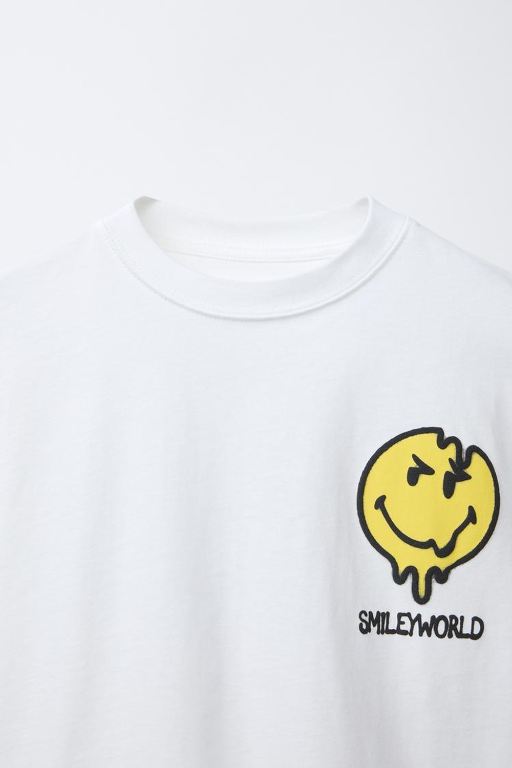 ZARA ФУТБОЛКА С ПРИНТОМ SMILEYWORLD ®, ЖЕЛТОВАТО-БЕЛЫЙ