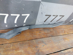 Уплотнитель двери задний правый Geely Monjaro 21-нв Б/У Оригинал 8889175520