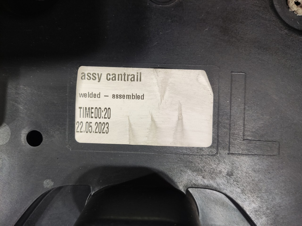 Накладка потолка левая 2023г