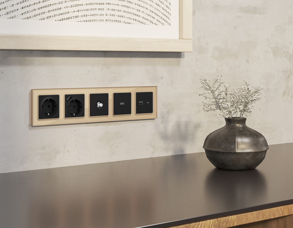 MA813050 Комплект механизма TV розетки SAT 5-2400MHz 3.5dB ALFA Черный матовый QUANT (AP8130, VM215)