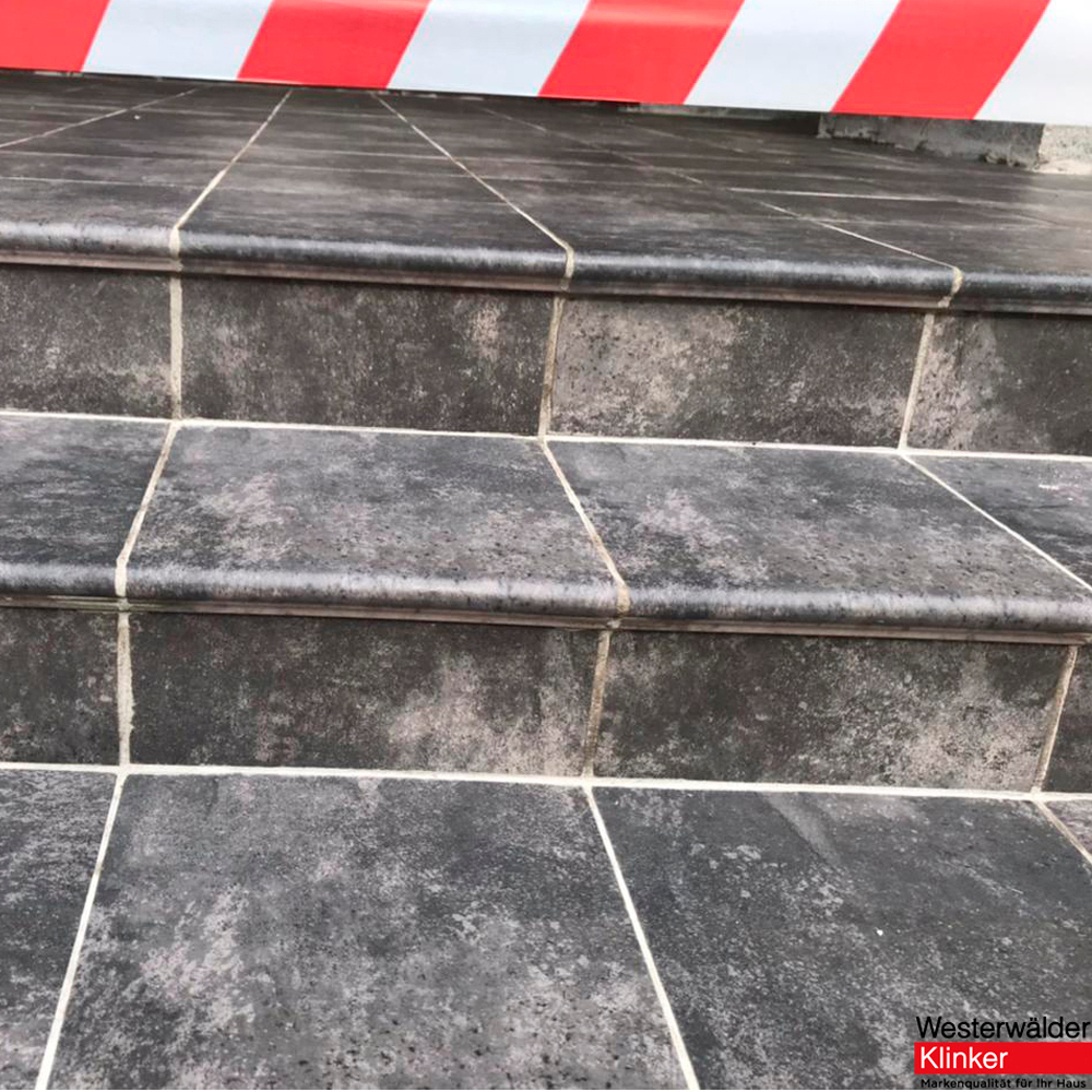 Клинкерная ступень флорентинер WESTERWAELDER KLINKER ATRIUM 31170 DUNKELGRAU 310х320х9,5 мм