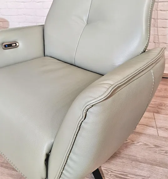 Кресло с электро-реклайнером Nagano, светло-голубая кожа