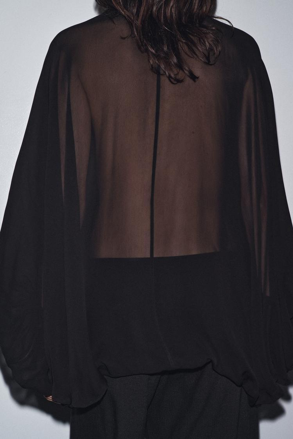 ZARA ТОП ИЗ ЖОРЖЕТА С ОБЪЕМНЫМИ РУКАВАМИ - LIMITED EDITION, ЧЕРНЫЙ