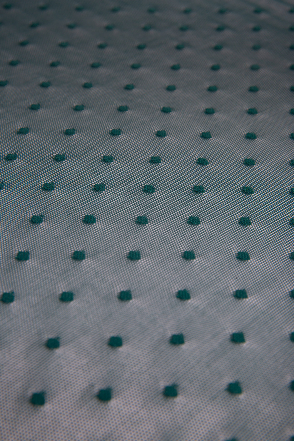 Сетка эластичная темно-зеленая в горошек 5 мм отрезом 75х50 см