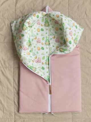 Конверт на выписку Динозаврики (темная пудра)