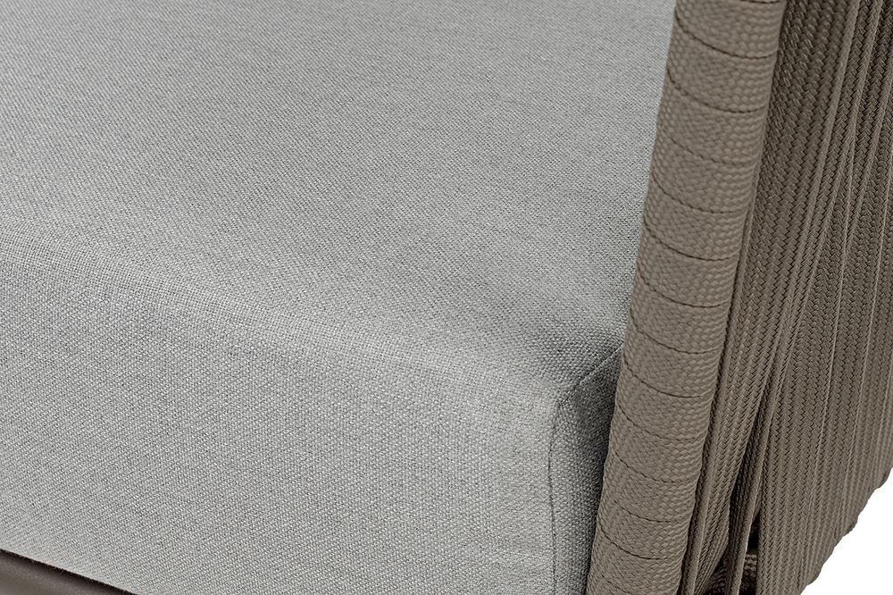 "Багамы" кресло плетеное из роупа, каркас алюминий бежево-серый (RAL7006) муар, роуп серо-коричневый 23мм, ткань светло-серая