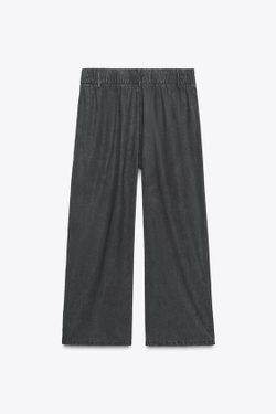 ZARA УКОРОЧЕННЫЕ БРЮКИ ИЗ СТРУЯЩЕЙСЯ ТКАНИ, ЧЕРНЫЙ