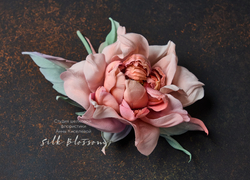 Брошь из шелка - Роза Бэль пудрово-розовая