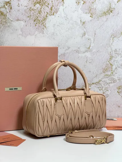 Сумка MIU MIU Arcadie matelassé из кожи наппа, пудровый