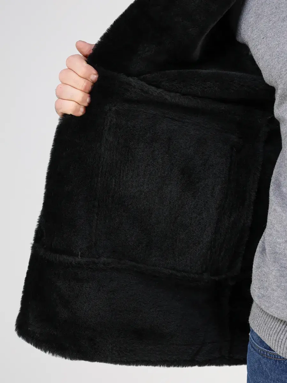 Дубленка зимняя куртка натуральная с капюшоном