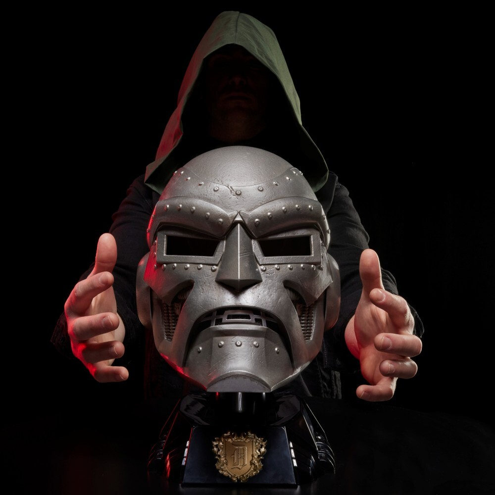 Hasbro Marvel Legends - DOCTOR DOOM Шлем с капюшоном G0586