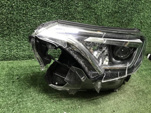 Битая Фара левая Toyota Rav 4 CA40 (2015-2019) LED