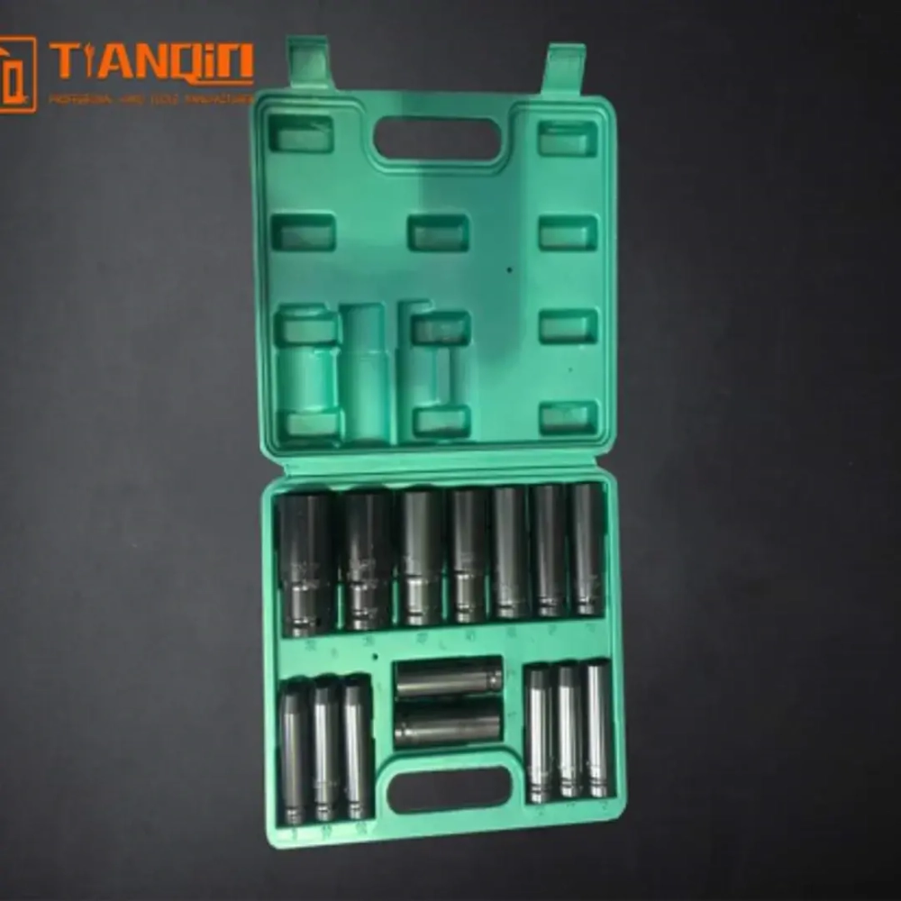 Набор головок глубоких 15пр.1/2'' (6-гр.)(8, 10,12-17,19,21,22,24,27,30,32мм), в пласт.кейсе SIGMATOOL Sigmatool-4157-5MPB
