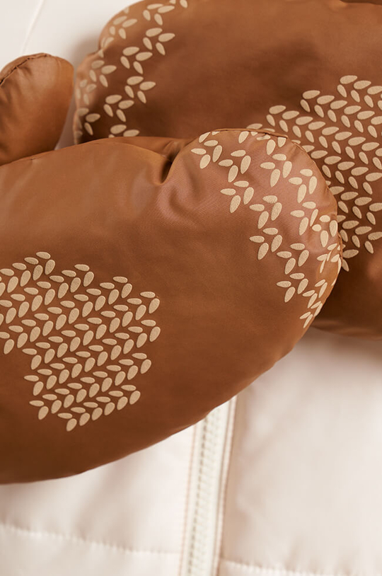 8372 Варежки женские (карамельный)