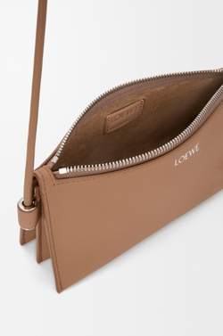 Loewe Сумка Joya из телячьей кожи наппа, мокко