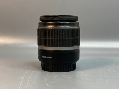 Canon EF-S 18–55 mm f/4–5.6 IS STM скол на креплении для светофильтров