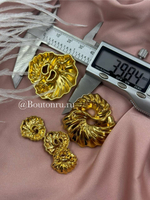 Пуговицы золотистые рельефные неровной формы