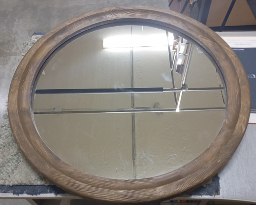 Зеркало круглое в деревянной раме