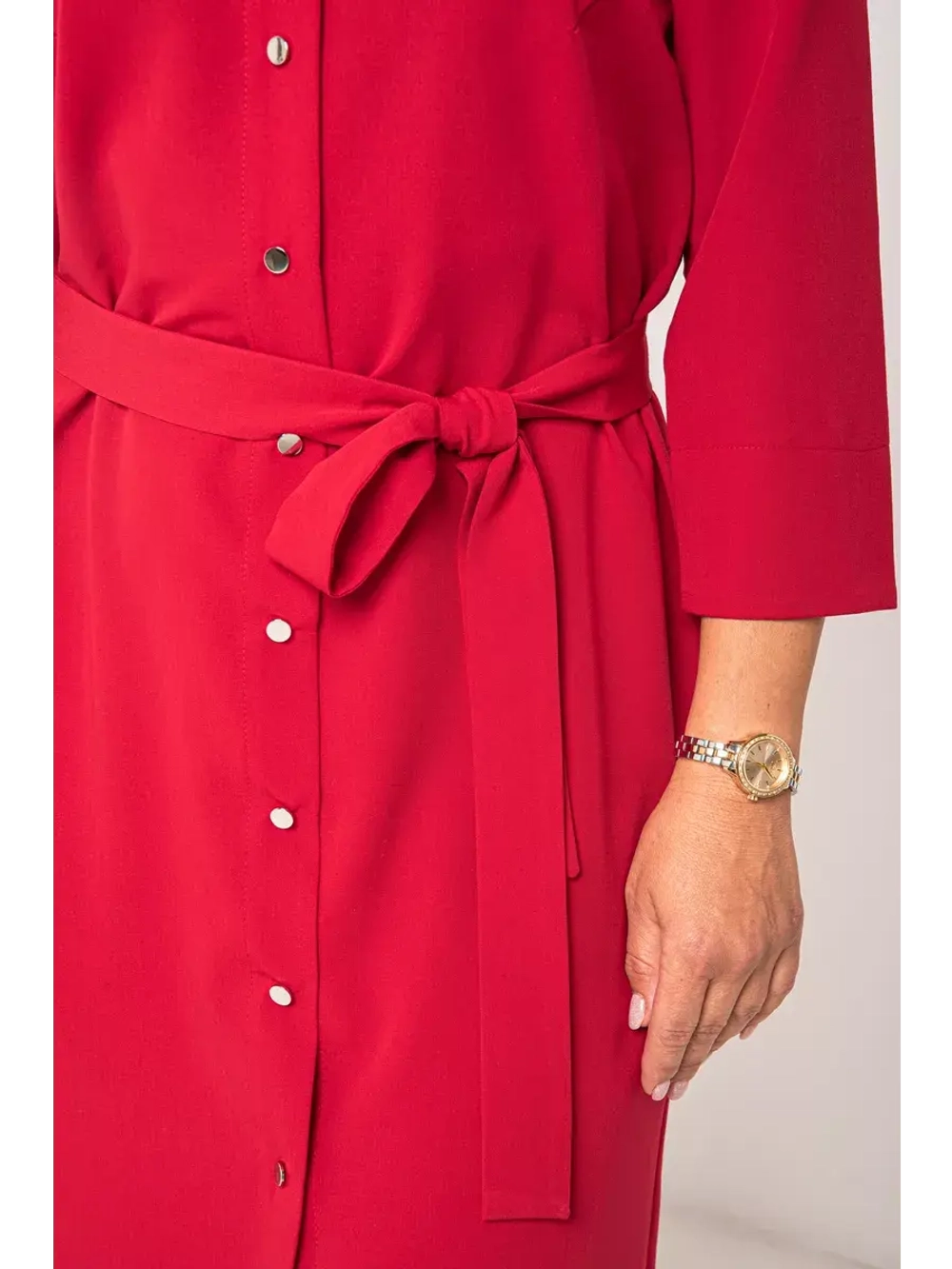 Платье-рубашка на кнопках миди с рукавом 3/4