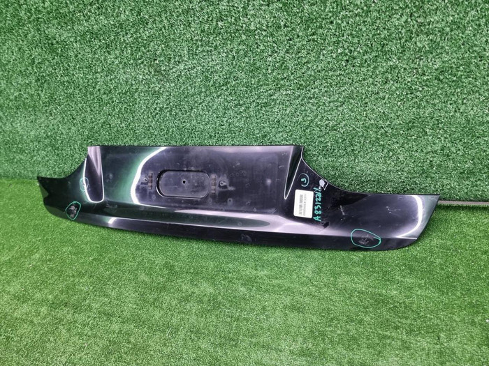 Накладка крышки багажника BMW 7er G11 (2015-2022)