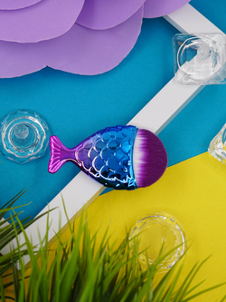 Кисть рыбка маленькая серебро (82*46)