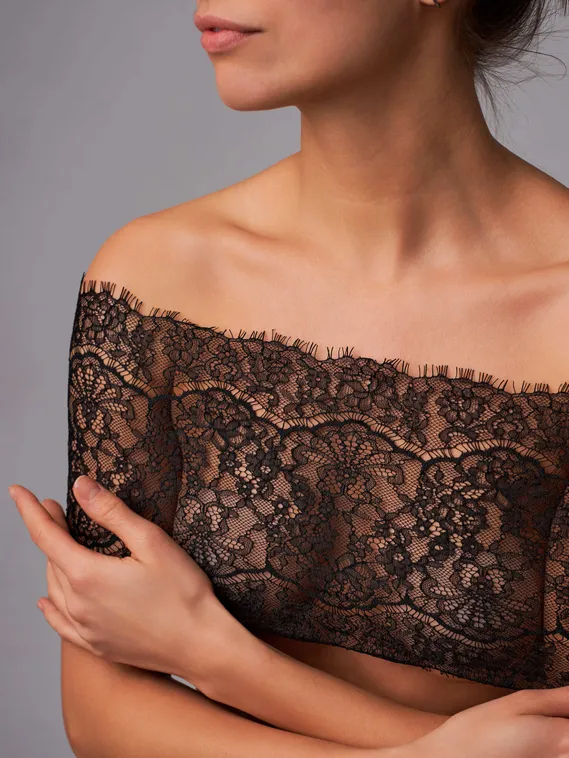 01-61 Кружево шантильи 23 см, черный